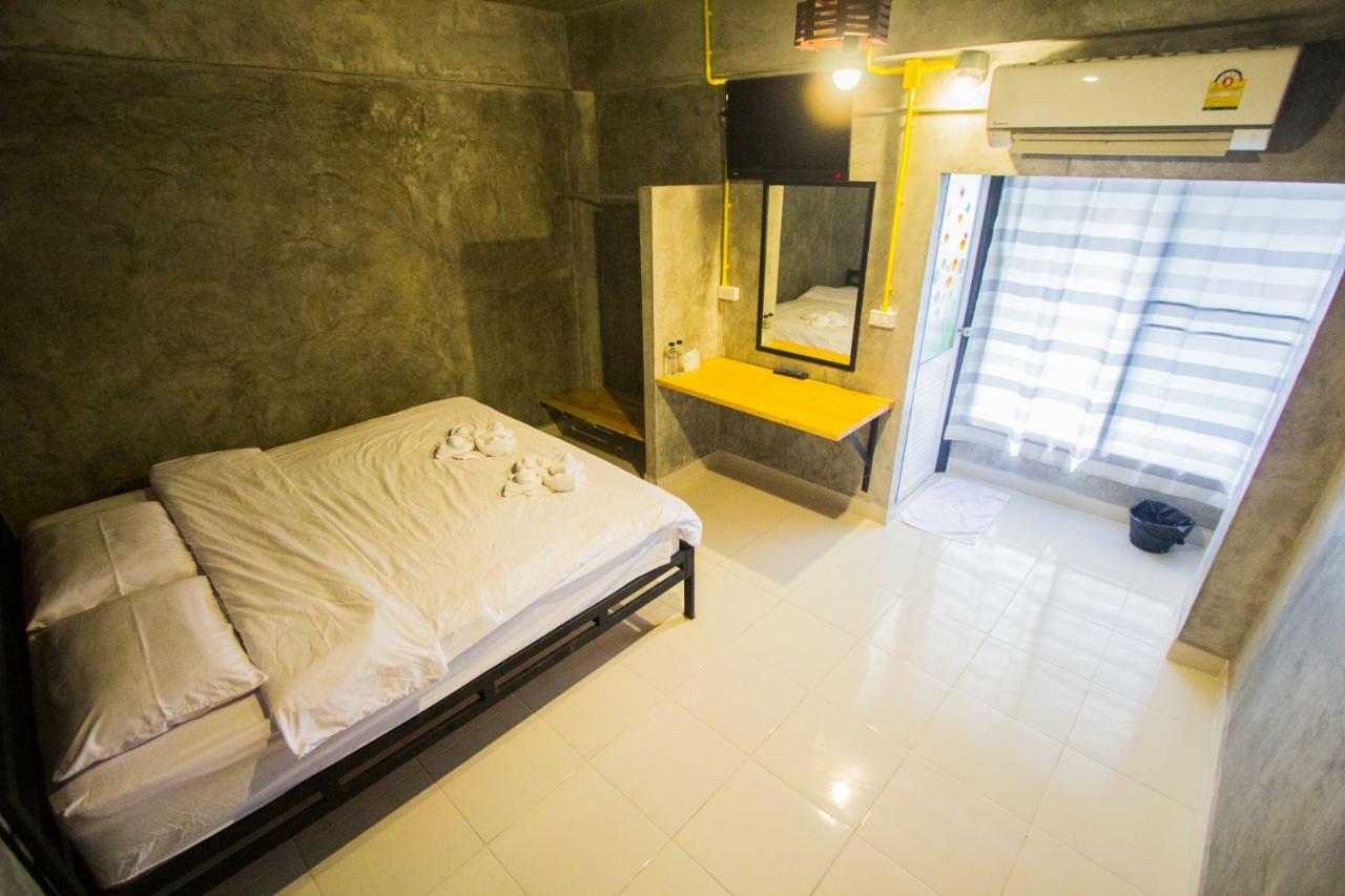 The Sky Loft Hotel Pathum Thani Dış mekan fotoğraf
