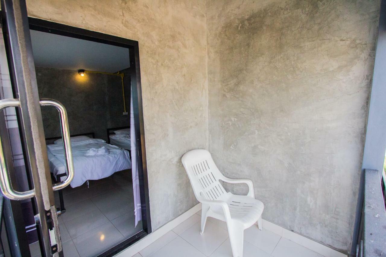 The Sky Loft Hotel Pathum Thani Dış mekan fotoğraf