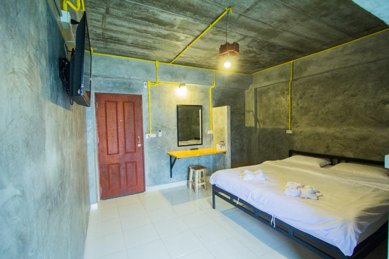 The Sky Loft Hotel Pathum Thani Dış mekan fotoğraf